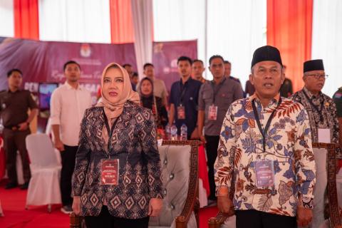 pasangan calon Bupati dan Wakil Bupati MusIr. Ratna Machmud – Suprayitno.S.H. Sebagai pasangan calon terpilih Bupati dan Wakil Kabupaten Musi Rawas periode 2025 – 2030 